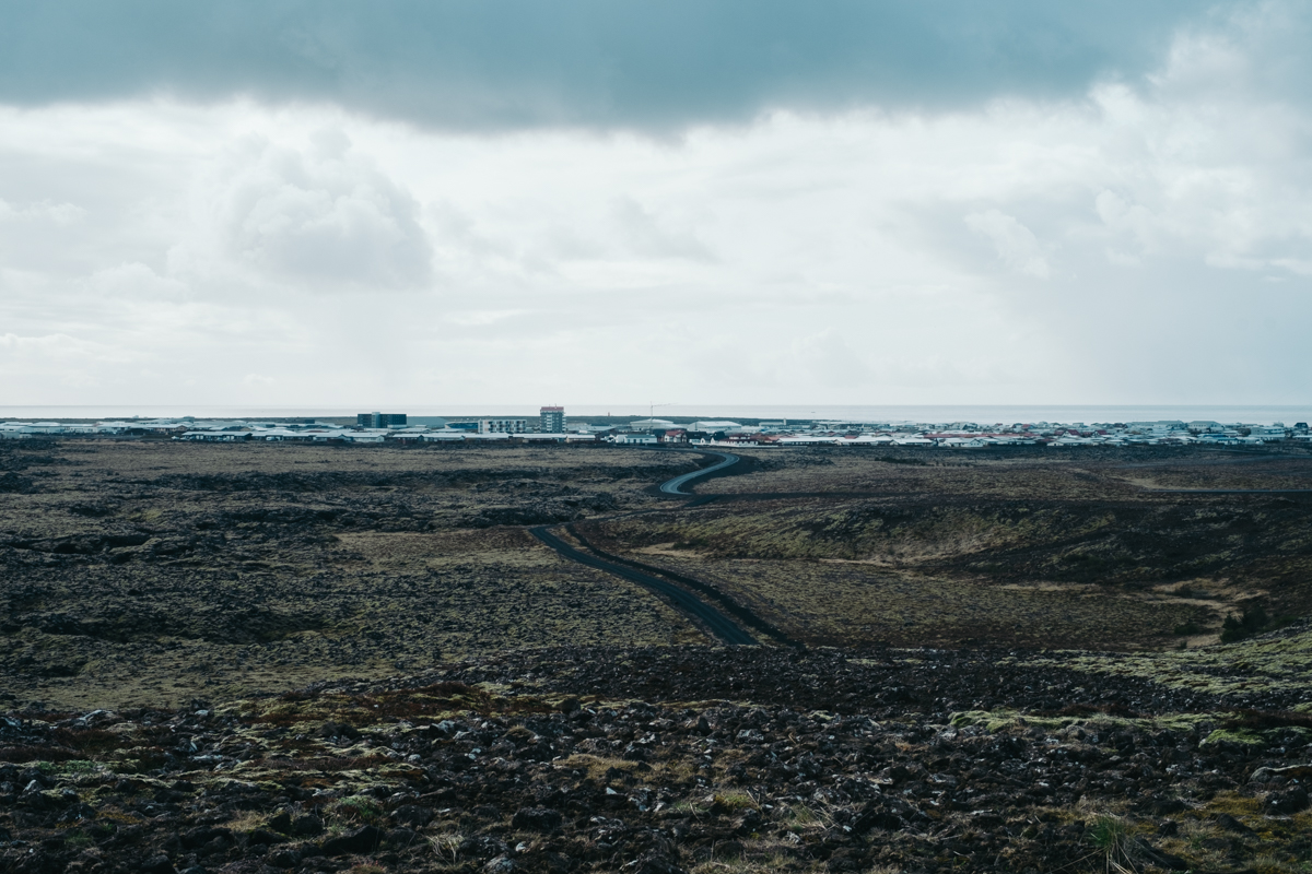 A panoramic view of Grindavík from a hilltop.