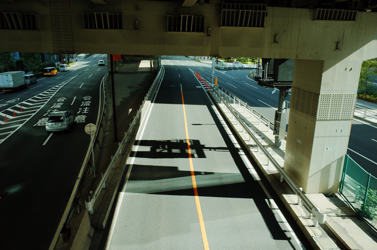 An eight-lane highway in Yokohama, Japan.